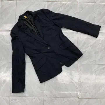 테일러드 자켓 스트라이프 패턴 스트레치 블랙 안감 부착 비즈니스