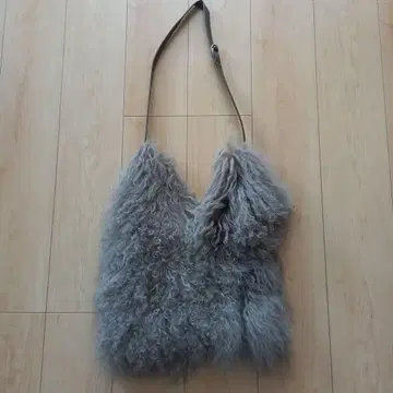 유나이티드 애로우즈 퍼 백