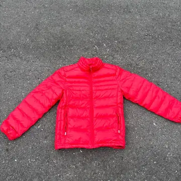 유니클로st 레드 다운 자켓