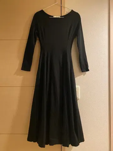 JENNE 긴팔 플레어 원피스 블랙 사이즈 S