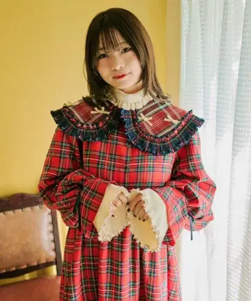 쿠틸과 레트로 탈부착 카라 더블 리본