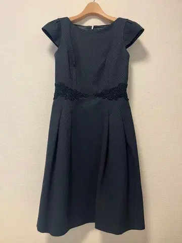 TOCCA 토카 무릎 기장 원피스