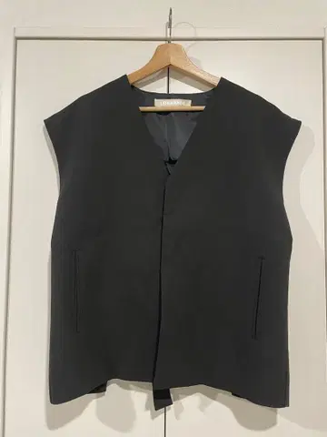 LEINWAND 블랙 베스트