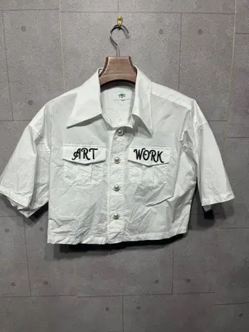 [ 가격 인하 ] BECOME TREE 크롭 셔츠 L