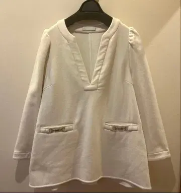 셀포드 비트 디자인 상의 화이트