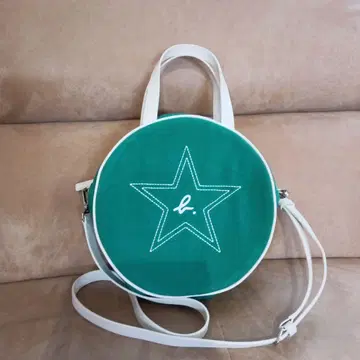 새상품급 agnes b. VOYAGE 라운드 백 그린