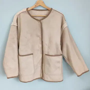 노브랜드 불명 울 스웨이드 느낌 노카라 코트 31