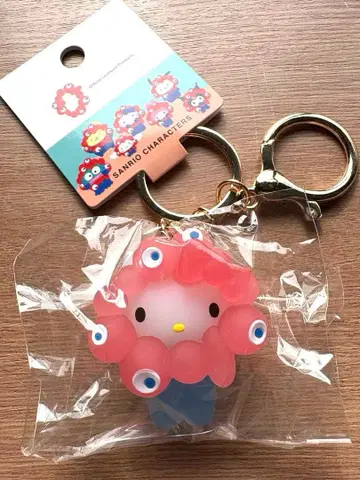 만박 미야쿠미야쿠 산리오 나리키리 키링 클리어 컬러 키티