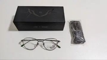 JINS x 에반게리온 콜라보 안경 초호기 모델