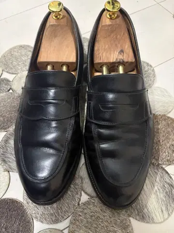 Crockett & Jones 블랙 로퍼 8E