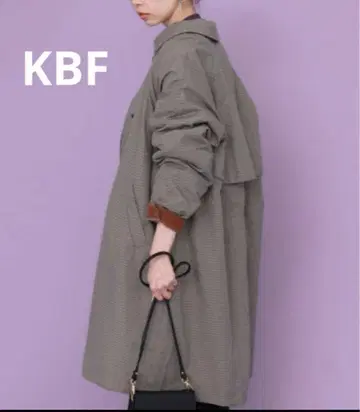 KBF 스탠 칼라 보이시 코트 체크