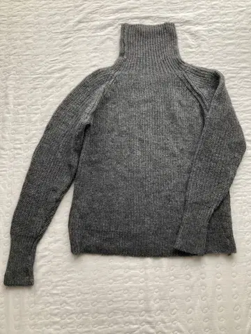 STAMP AND DIARY 그레이 터틀넥 니트