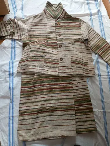 군겐도 멀티 스트라이프 자켓과 스커트 셋업 루즈핏