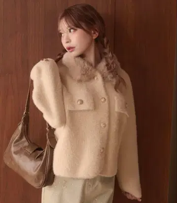 TITTY&CO. 퍼 옷깃 샤기 자켓 베이지