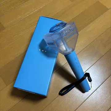 TREASURE 응원봉 상자 포함