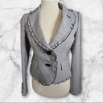 새상품급 사일런트 메이저리티 프릴 자켓 안감 부착 하운드투스 화이트 블랙