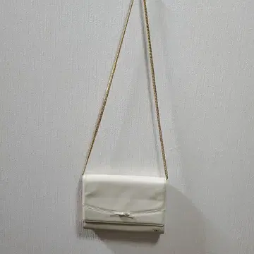 HANAE MORI 화이트 가죽 숄더백