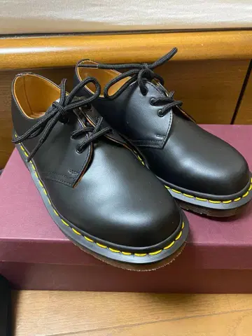 미사용 새상품 Dr. Martens 블랙 닥터마틴 잉글랜드 23.5cm