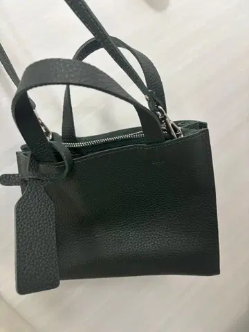 다크 그린 가죽 숄더백