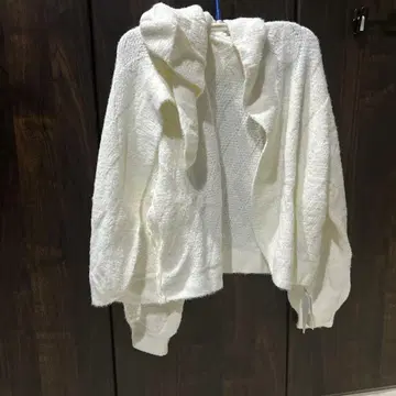 토끼 귀 후드 부착 화이트 룸웨어