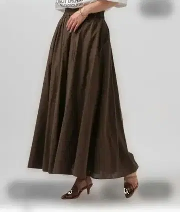 BAYFLOW 도트 자수 플레어 스커트