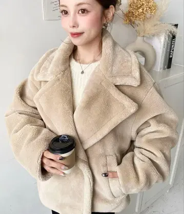 [ 새상품 ] moment+ 모먼트플러스 테디베어 보아 숏 P 코트