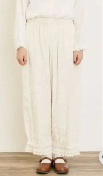samansamos2 밑단 스캘럽 호박 팬츠 아이보리