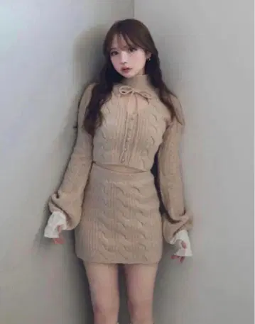 andmary 비비안 니트 리본 셋업 상의 스커트