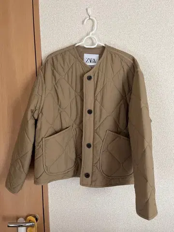 ZARA 퀼팅 자켓 M 사이즈 (USA) 베이지