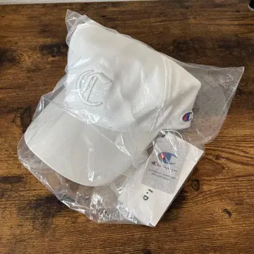 FRAY I.D 챔피언 콜라보 화이트 캡