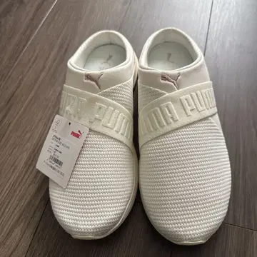 [택 포함 새상품] 푸마 소프트라이드 루비 슈즈 슬립온 스니커즈