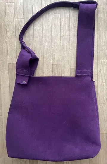 zattu CONCH tote bag