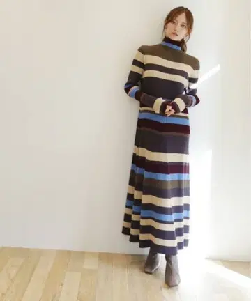 Mila Owen 하이넥 바닥 플레어 리브 니트 원피스 사이즈 0