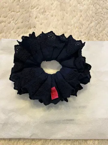 굿 스퀴시 네이비 레이스 스크런치