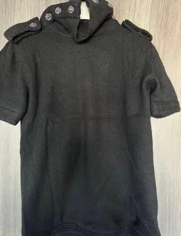 Vaqutaux VOYAGE 캐시미어 터틀 반팔