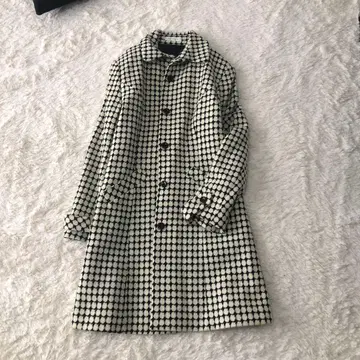 No.199 화이트 블랙 도트 패턴 롱 코트