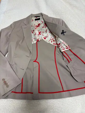 베이지 테일러드 자켓 꽃무늬 안감