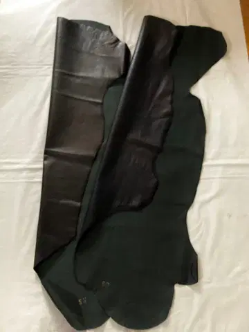 이탈리아제 스트레치 가공 (2장 세트, 블랙 컬러)