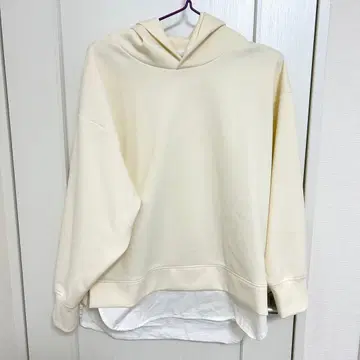Y369: DouDou 레이어드 스타일 후드티 아이보리 M