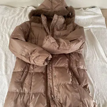 연한 브라운 다운 롱 자켓 퍼 후드 탈부착 가능