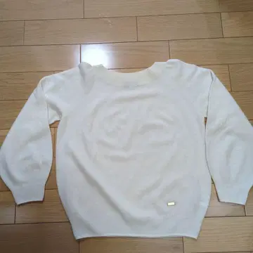 BLUE LABEL CRESTBRIDGE 아이보리 스웨터