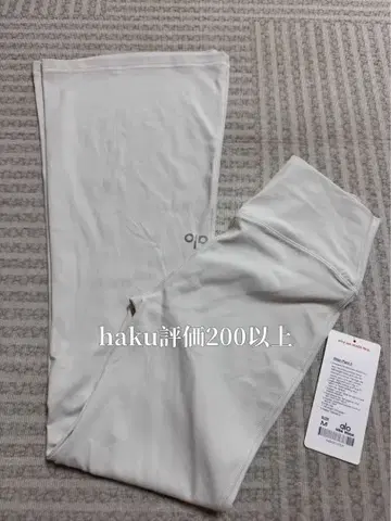 Alo yoga 화이트 플레어 레깅스 M 사이즈 하이웨스트