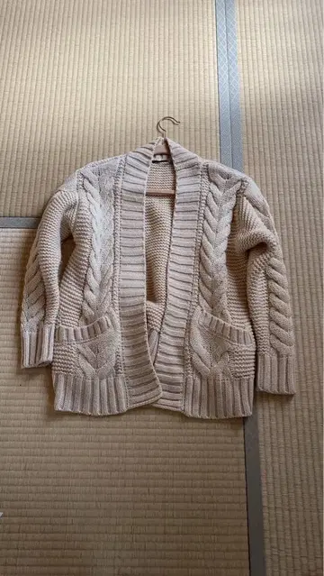 4D 베이지 케이블 니트 가디건 아우터