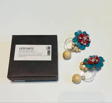 LESCATS 꽃 모티브 귀찌