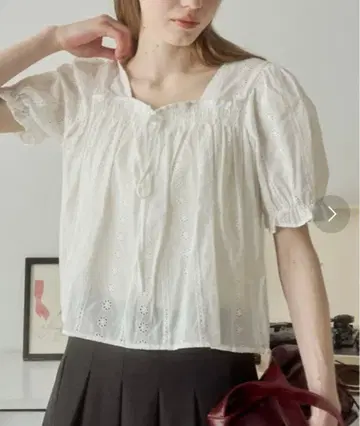 미사용 새상품 Birthday room 코튼 리본 블라우스 화이트