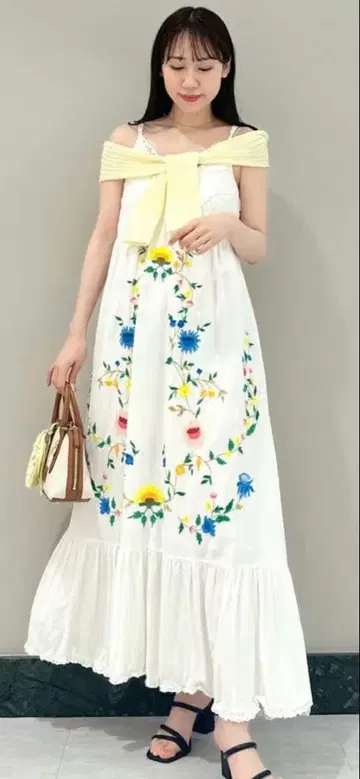 SNIDEL 새상품급 꽃무늬 자수 플라워 자수 맥시 원피스