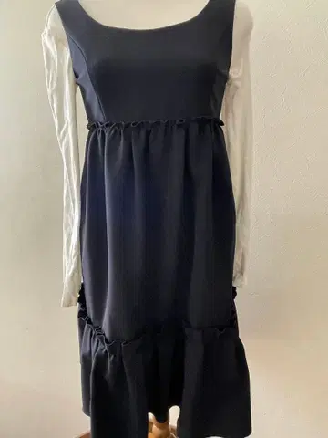 폭시 네이비 슬리브리스 원피스 프릴 SWEETPEA