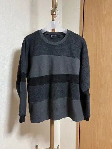 고무 플리스 보더 절개 T