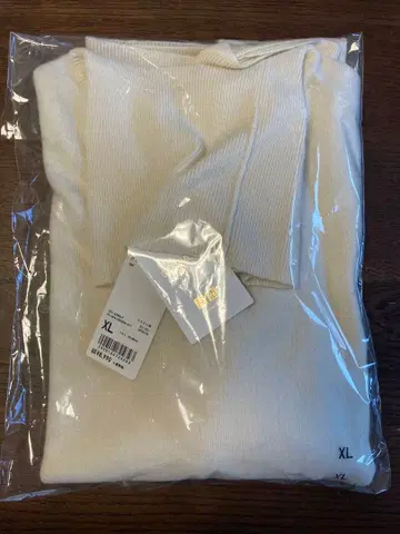 유니클로 화이트 터틀넥 캐시미어 스웨터 XL