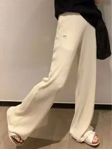 alo 플리츠 와이드 팬츠